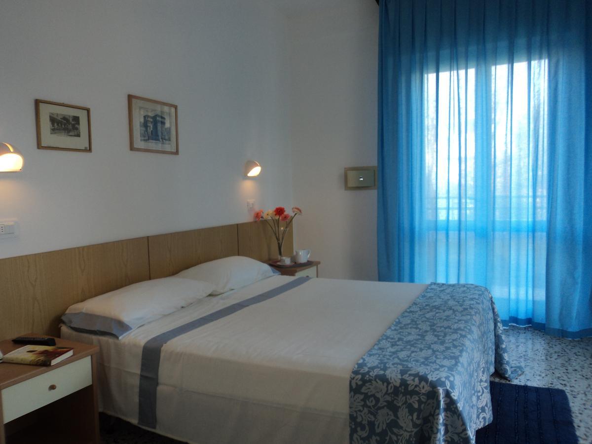 Hotel Irene Riccione Buitenkant foto