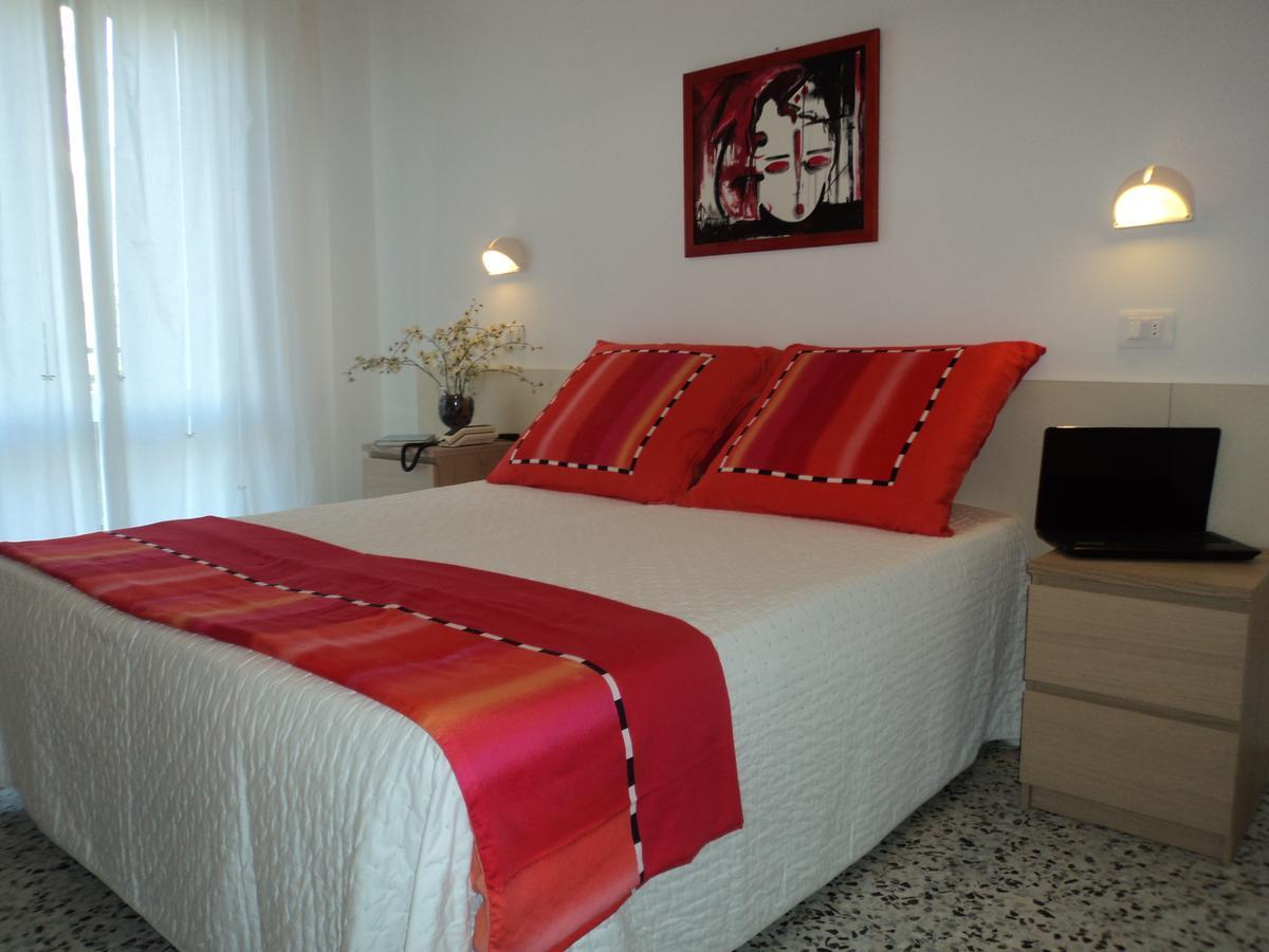 Hotel Irene Riccione Buitenkant foto