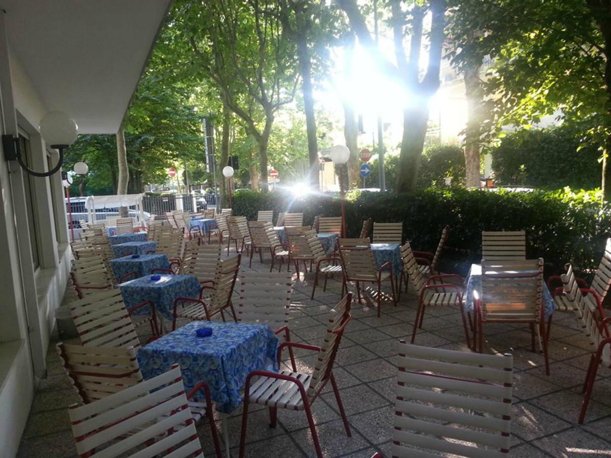Hotel Irene Riccione Buitenkant foto